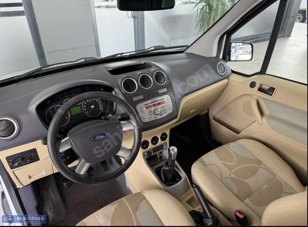 FORD TOURNEO CONNECT SILVER 90 BG 2013 MODEL